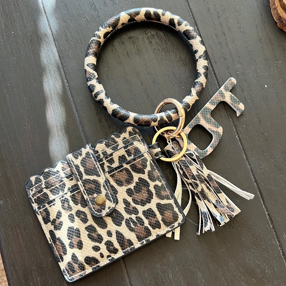 Wristlet wallet